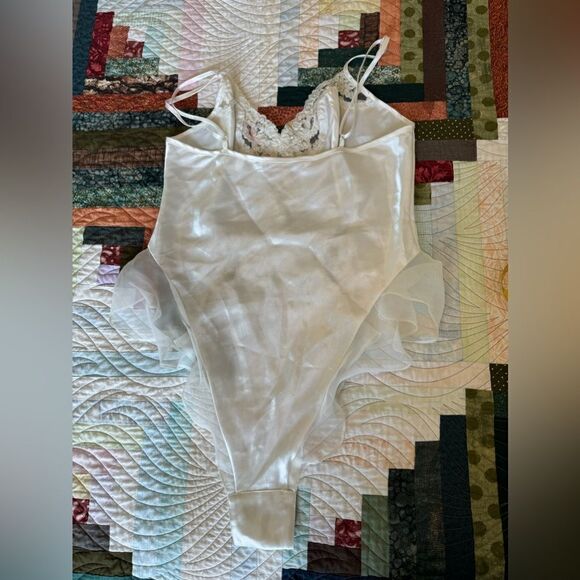 Vintage Victoria Secrets Satin Bodysuit Wedding Lingerie Size Small - Picture 6 of 7